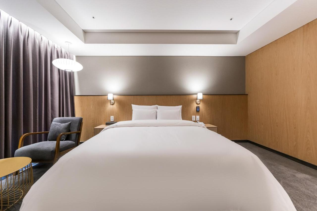 Gwangju Hound Hotel Gwangju Metropolitan City Bagian luar foto